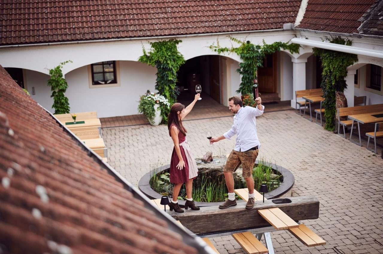 Weingut Burger Hotel Kalladorf Exterior photo